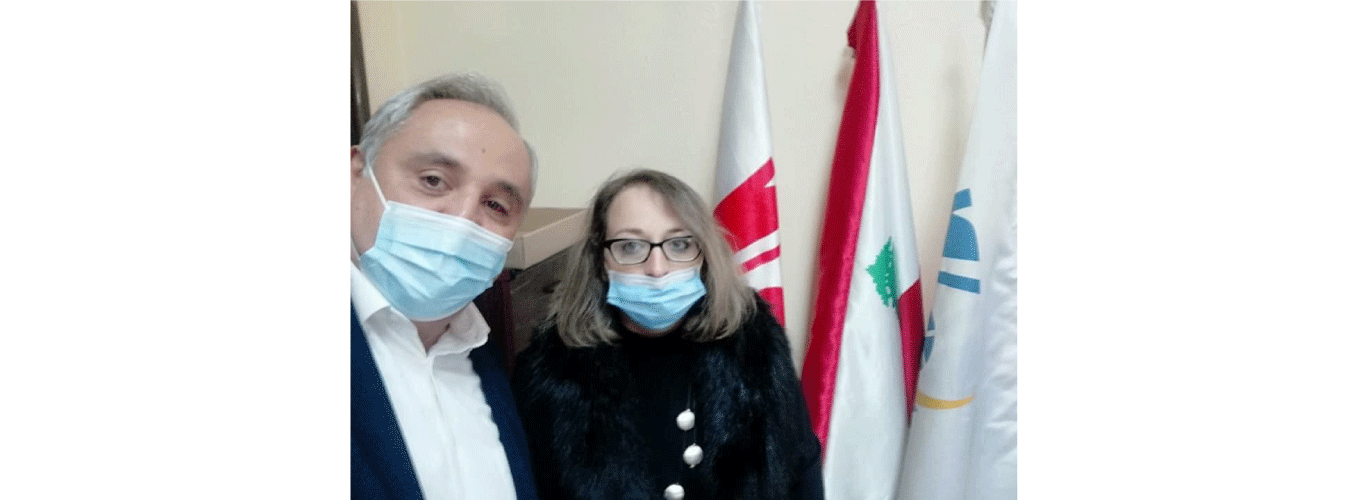 تسلّم وتسليم بين الدكتورة نجا والدكتور طنوس في كلية العلوم الاقتصادية وإدارة الأعمال 3