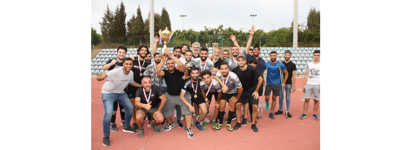 فريق كلية الحقوق والعلوم السياسية والإدارية بطل الـ”ميني فوتبول” في الفروع الأولى