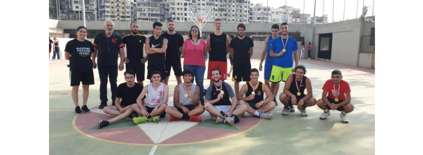 The Faculties of Information and Science win the basketball tournament