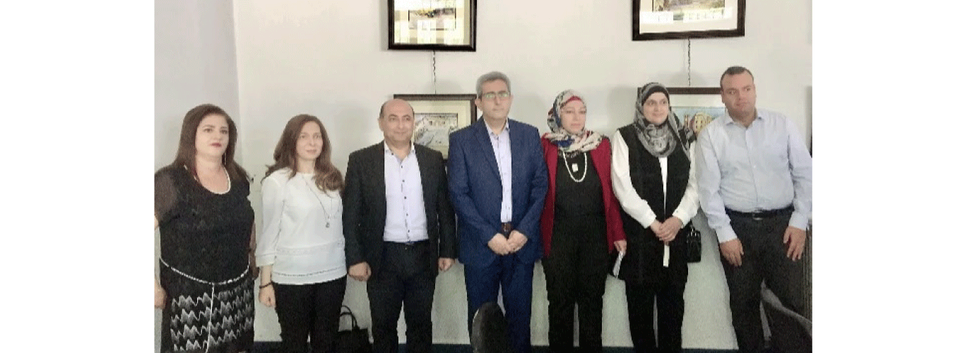 كلية الآداب والعلوم الإنسانية (4) تكرّم الرسام شوقي دلّال تقديرًا لإسهاماته الثقافية والفنية