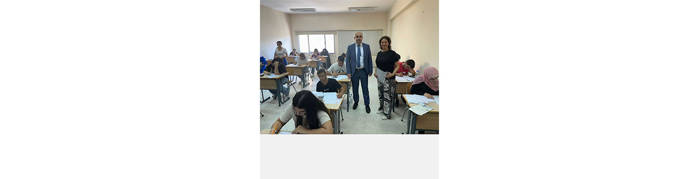 الرئيس بدران يتفقد مركز مباراة الدخول إلى مرحلة الإجازة في كلية الصحة العامة (5)