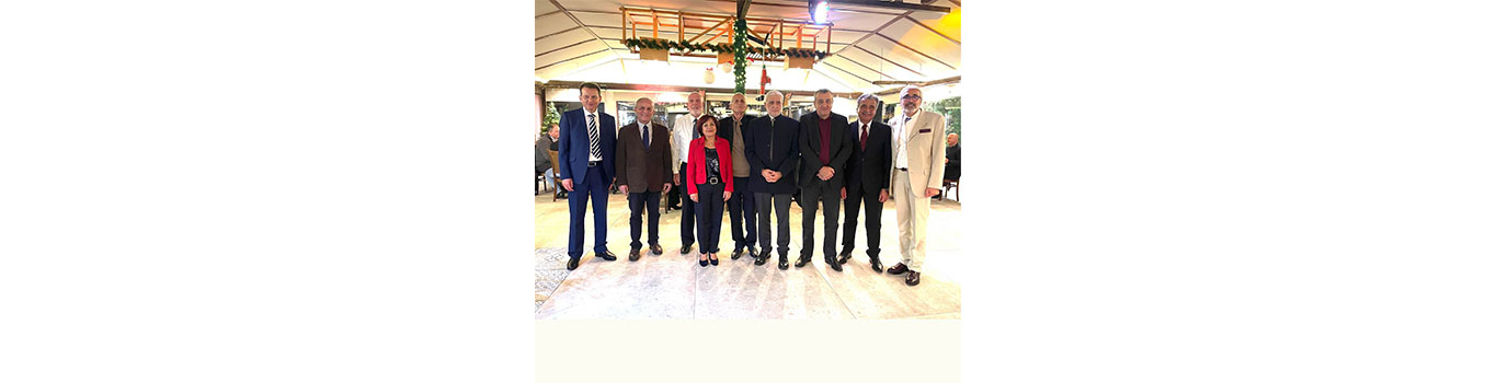 احتفال ميلادي في كلية الفنون الجميلة والعمارة (4)