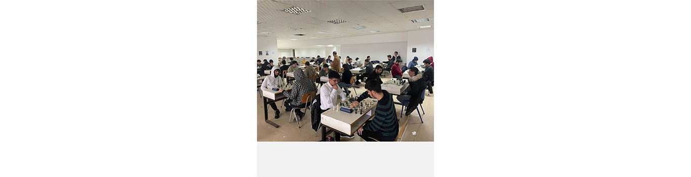 أحمد هزيمة بطل الشطرنج السريع في كلية العلوم (1)