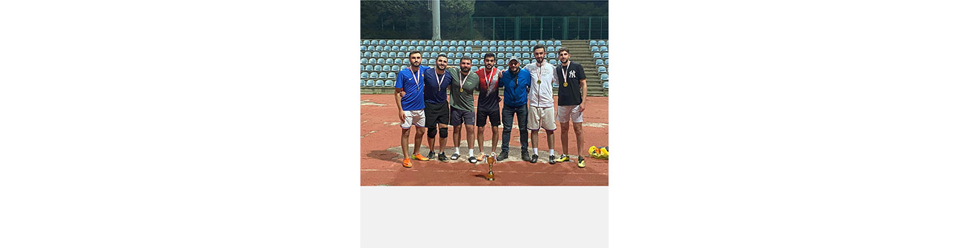 فوز السنة الرابعة ببطولة كلية العلوم الطبية للـ”ميني فوتبول”