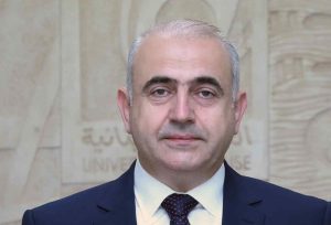 عميد الكلية – المسؤول الأكاديمي الأول عن قيادة الكلية، والإشراف على البرامج التعليمية، ودعم أعضاء الهيئة التدريسية، وضمان جودة التعليم والبحث العلمي، وإدارة الشؤون الأكاديمية والإدارية في جميع الأقسام عمار مهنا